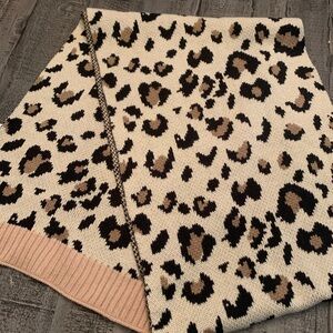 Francesca’s Leopard knit scarf/ wrap, NWT, 14”x78”